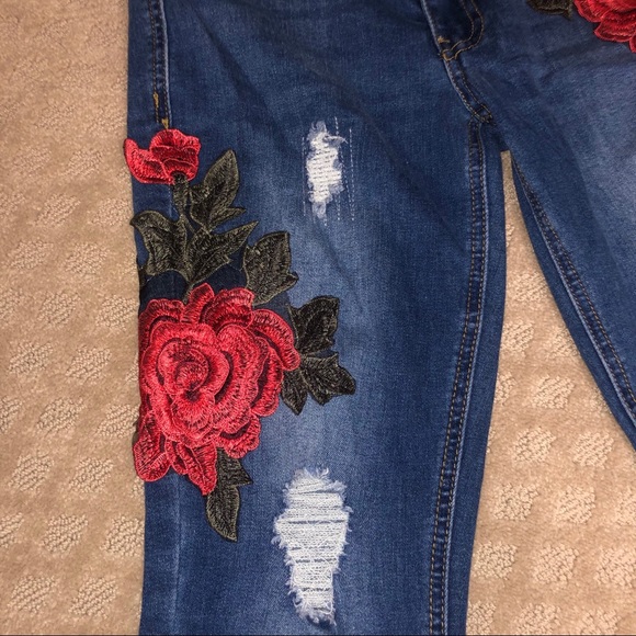 Distressed jeans - Picture 3 of 4